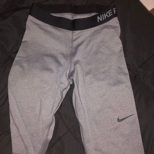Nike pro capris